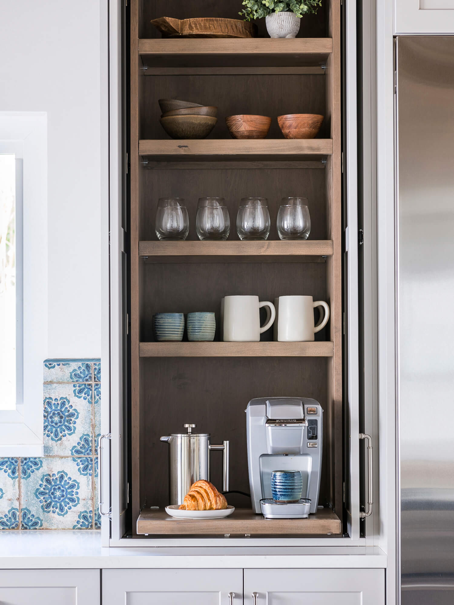 Larder Cabinets: From the History Books to the Newest Kitchen Design ...